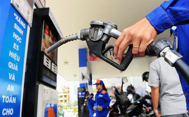 Bộ Công Thương giữ ổn định giá xăng, giảm giá dầu