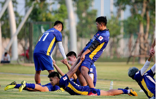 U23 Việt Nam gặp hai ca chấn thương trong buổi tập đầu tiên