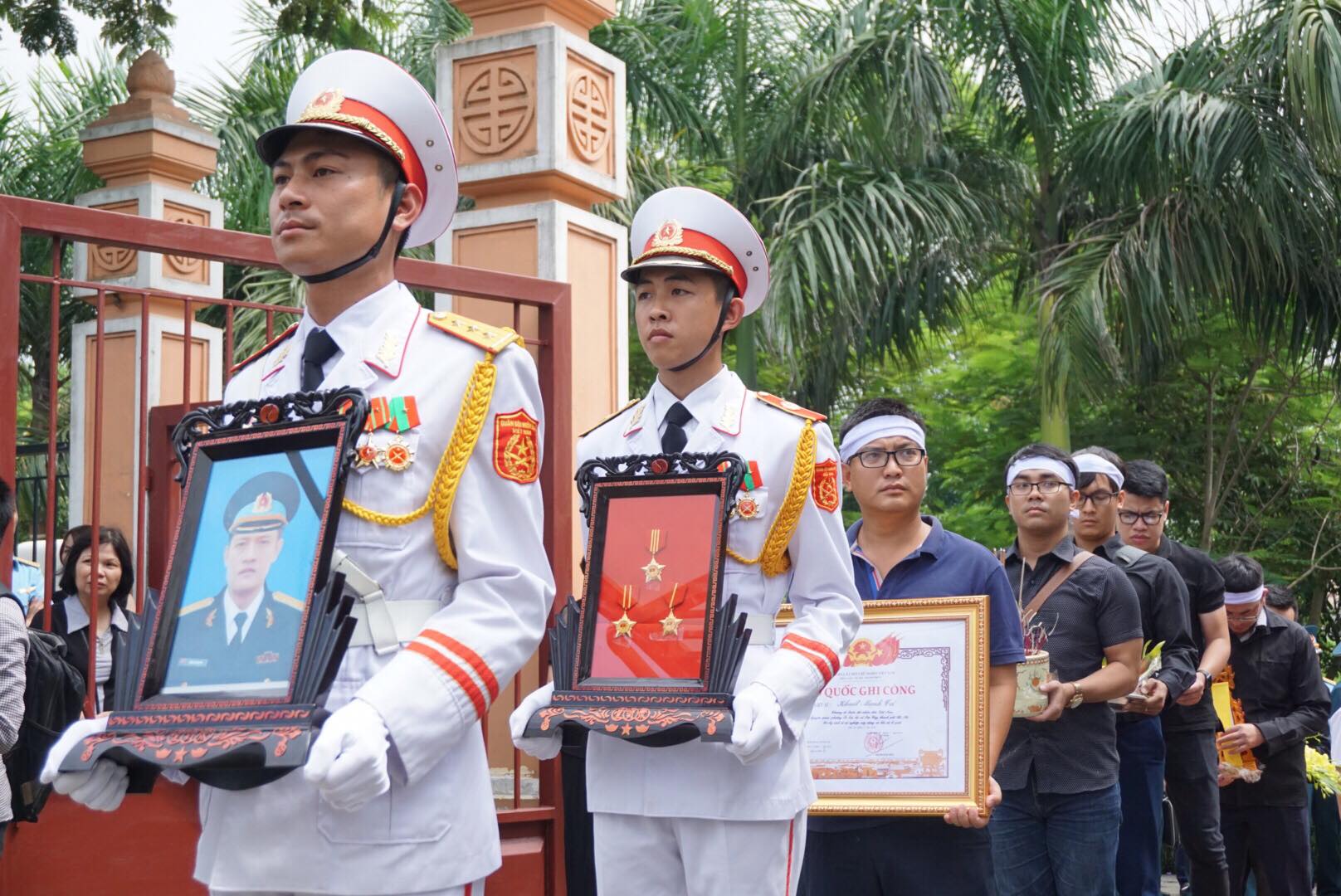 lễ truy điệu hai phi công Khuất Mạnh Trí và Phạm Giang Nam từ 7h đến 9h tại Nhà tang lễ Bệnh viện Quân y 4