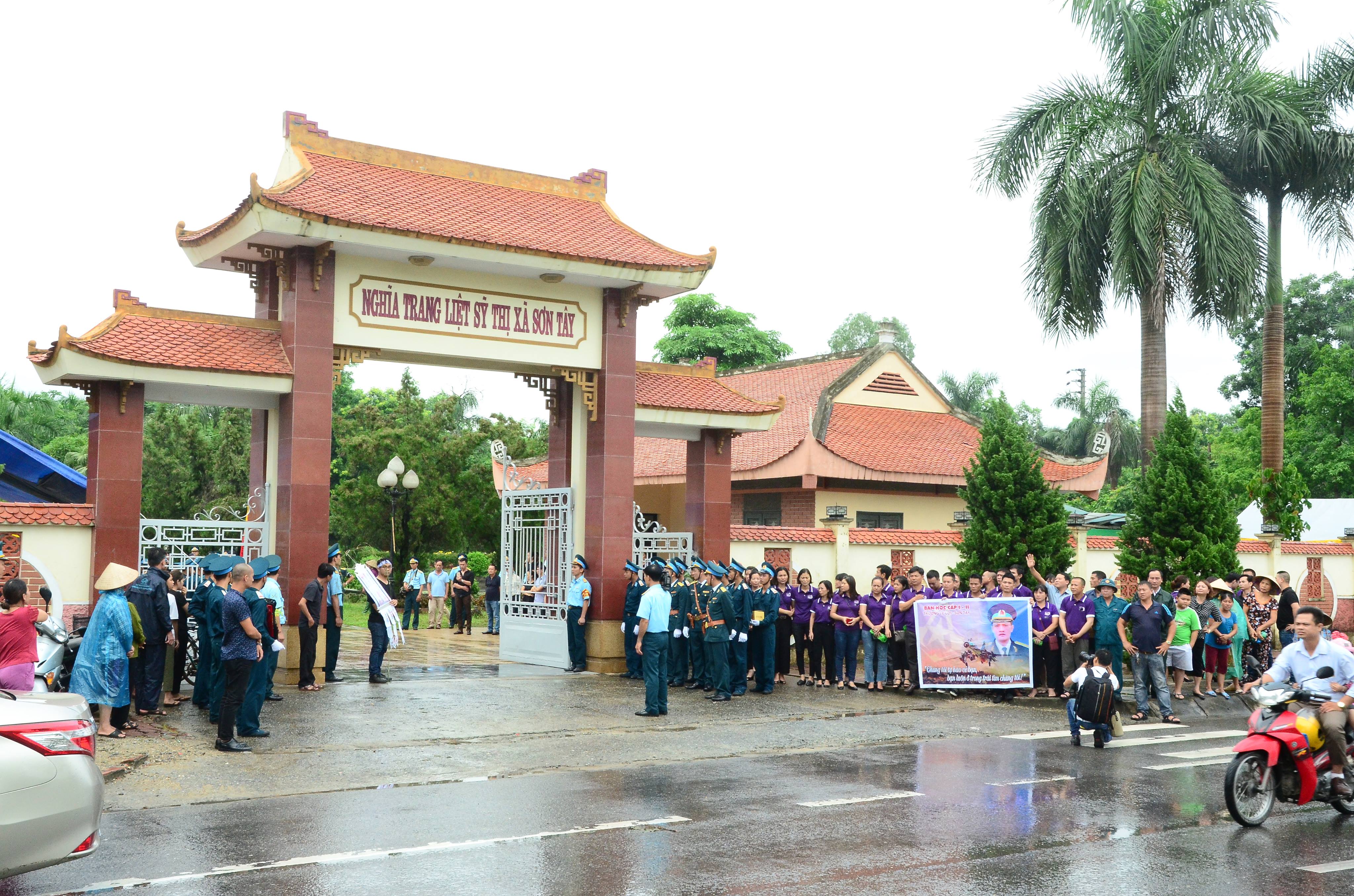 Di cốt của phi công Trí được án táng tại nghĩa trang liệt sỹ thị xã Sơn Tây