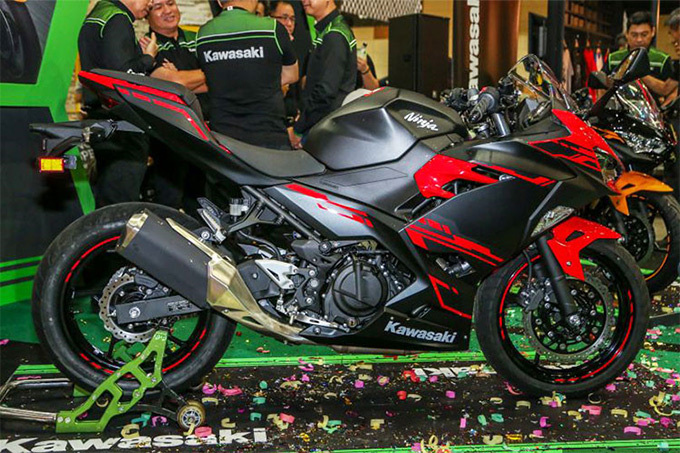 Kawasaki Ninja 250 mới gây choáng với giá chỉ 37 triệu đồng