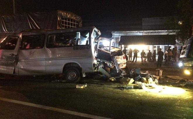 Tai nạn liên hoàn 4 xe ô tô ở Đồng Nai, 12 người thương vong 