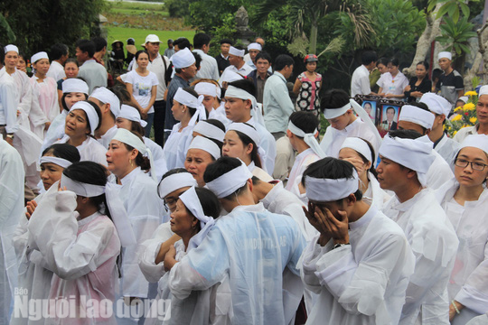 lễ yết tổ các nạn nhân vụ tai nạn ở Quảng Nam