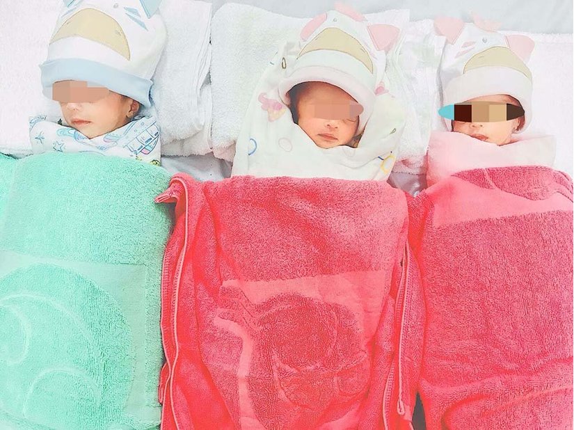 3 em bé sinh non của cặp vợ chồng hiếm muộn được cứu sống ngoạn mục
