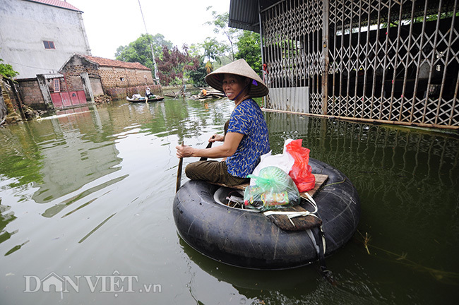 Hàng nghìn hộ dân ở Chương Mỹ sống trong 'biển' rác