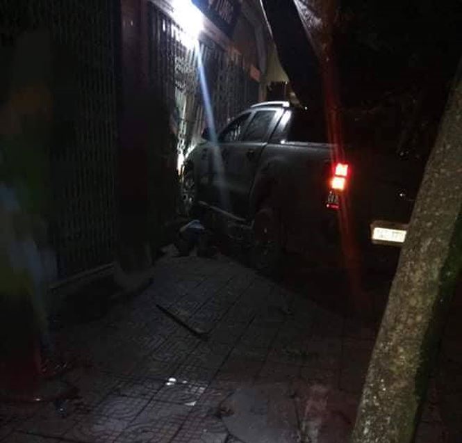 Quảng Ninh: Sau tiếng nổ lớn, tài xế lái ô tô cán chết đối thủ