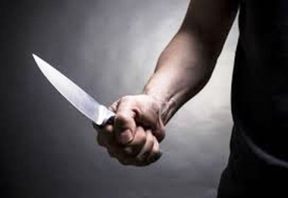 Nghệ An: Cha dùng liềm chém chết mẹ, con trai chạy đi cầu cứu ông bà