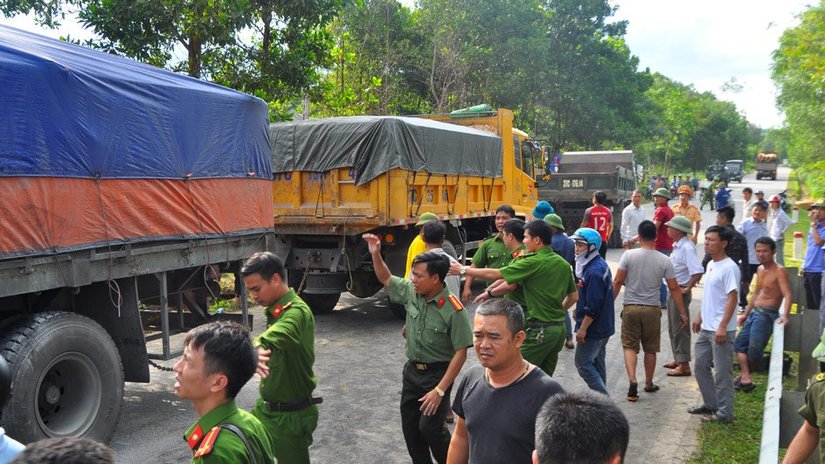 Hiện trường vụ 2 container đấu đầu nhau khiến 2 người chết ở Hà Tĩnh