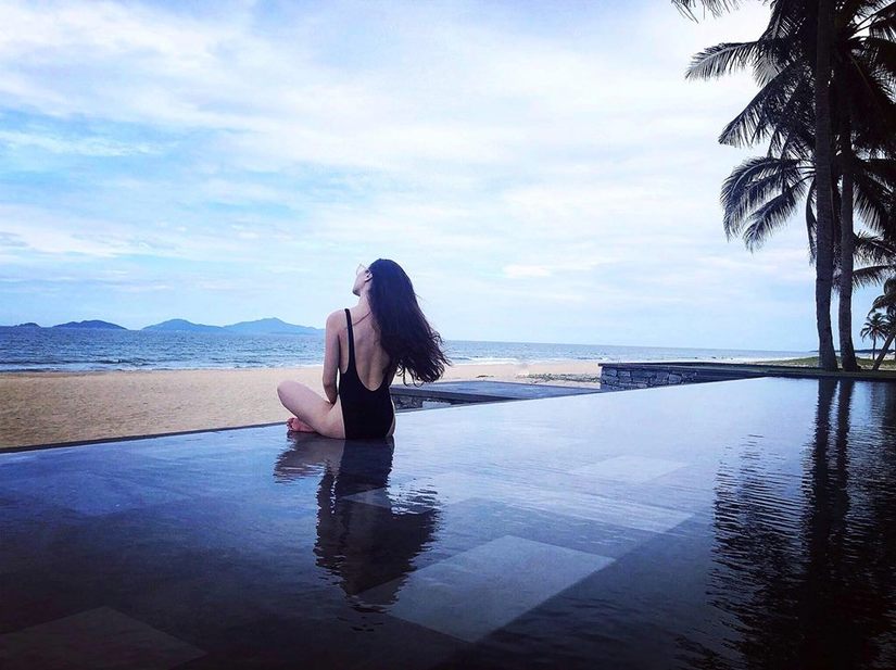 Bạn gái Cường Đô la, Đàm Thu Trang mặc bikini khoe dáng bỏng mắt