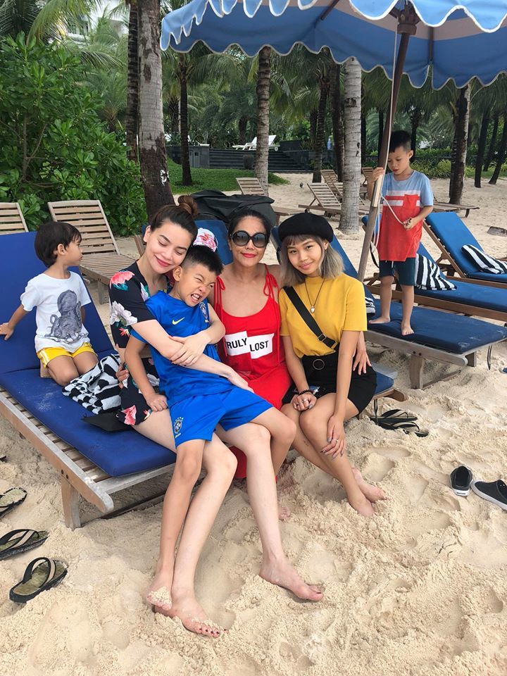 Hồ Ngọc Hà cùng gia đình đi nghỉ dưỡng nhưng thiếu vắng Kim Lý