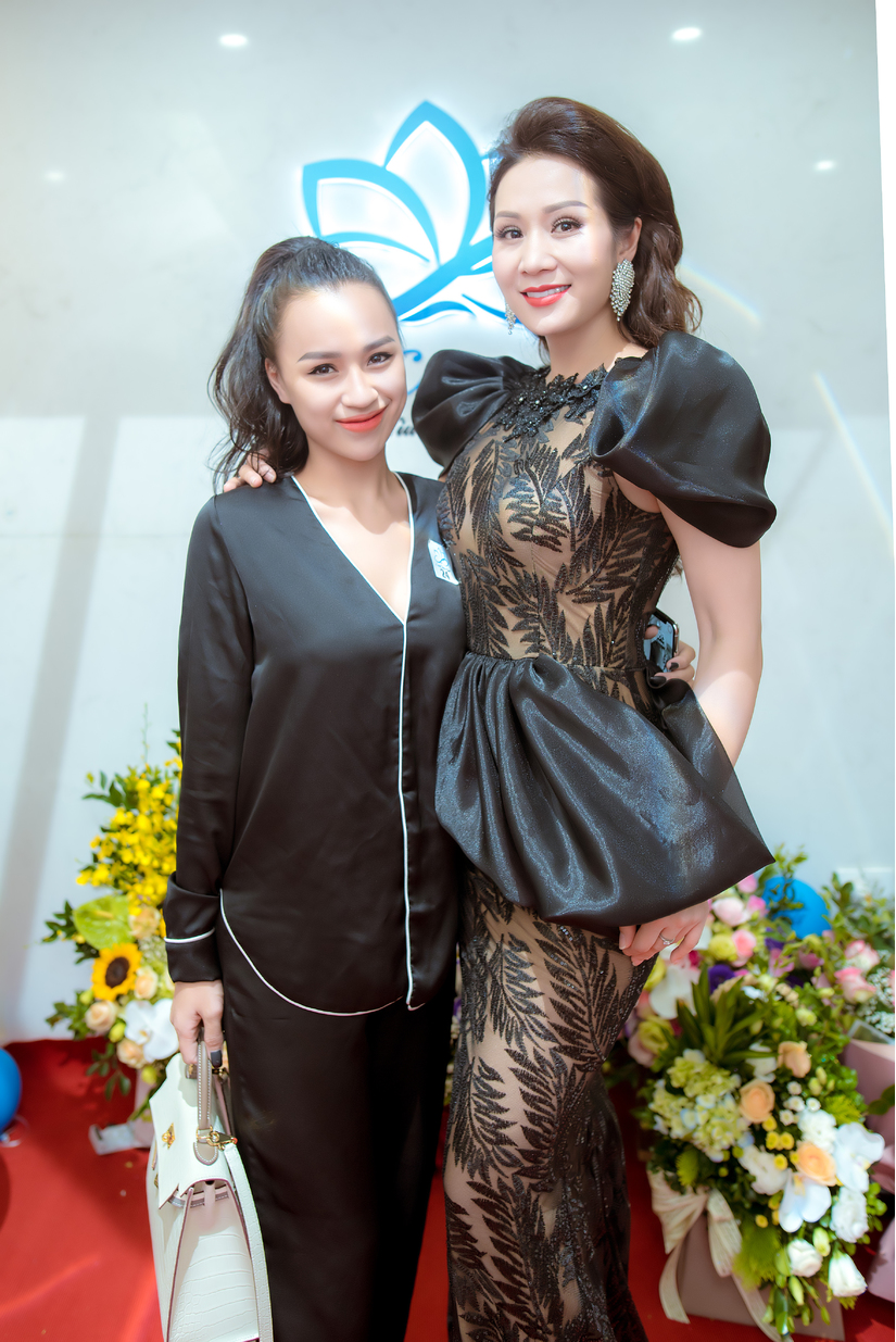 DJ Tít giản dị chúc mừng tân Hoa hậu Vũ Thị Loan