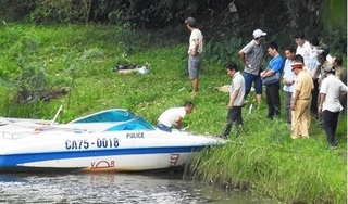 Tá hỏa phát hiện thi thể người nước ngoài lõa thể trên sông Hương