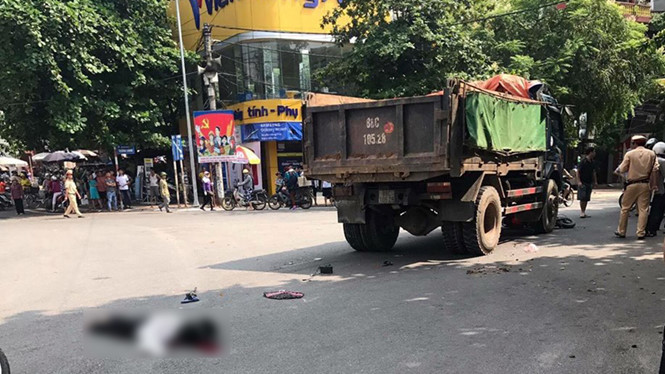 Vĩnh Phúc: Xe đạp điện va chạm xe tải, 2 nữ sinh lớp 10 thương vong