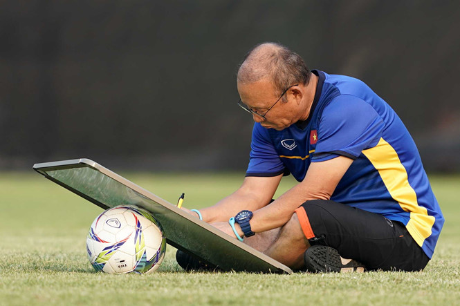 Huấn luyện viên Park Hang - seo dốc mọi tâm sức hạ gục Bahrain
