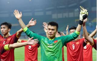 Người hâm mộ đón tin vui trước trận Olympic Việt Nam và Syria