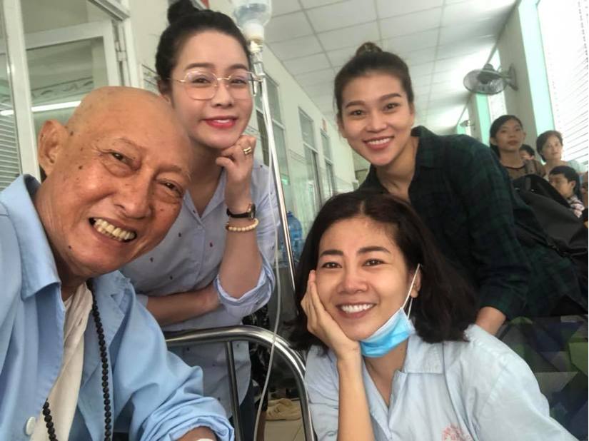 Nụ cười của nghệ sĩ Lê Bình và Mai Phương cùng nhau vượt qua bạo bệnh