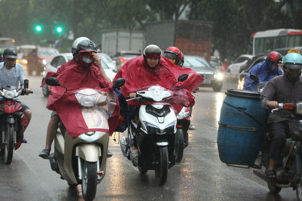 Dự báo thời tiết 26/8: Chiều tối nay Hà Nội có mưa rào và dông
