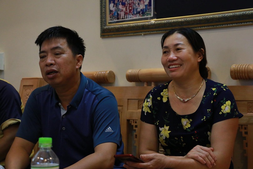 Bố của cầu thủ Văn Toàn cho biết, con trai đã có bạn gái và gia đình không cấm cản