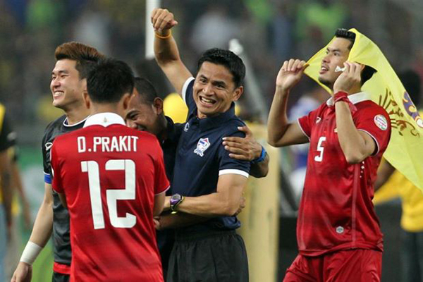 Bóng đá Thái Lan bị Việt Nam vượt mặt 3