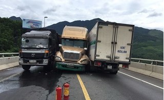 Tai nạn liên hoàn, 3 ô tô tải dính chặt nhau tại đường tránh hầm Nam Hải Vân
