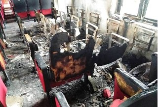 Thanh Hóa: Hội trường ủy ban xã bốc cháy ngùn ngụt sau tiếng nổ