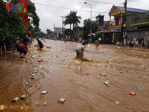 Mưa lớn ở Sơn La, hàng trăm hộ dân di dời khẩn cấp