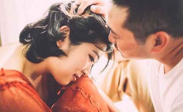 Chồng hốt hoảng vì vợ ngoài 40 mà thể hiện như gái 202