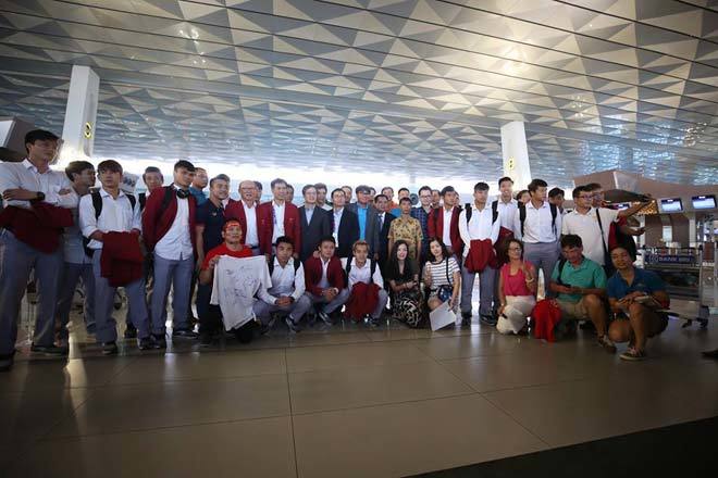 Đoàn Thể thao Việt nam và U23 Việt Nam rạng rỡ tại sân bay về nước