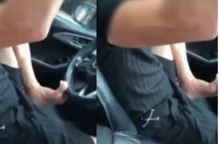 Clip: Tài xế lái xe bằng chân, cô gái ngồi bên cổ vũ gây phẫn nộ 