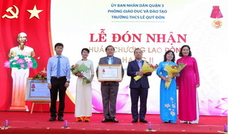 Trường THCS Lê Quý Đôn TP HCM đón nhận Huân chương lao động hạng Nhì
