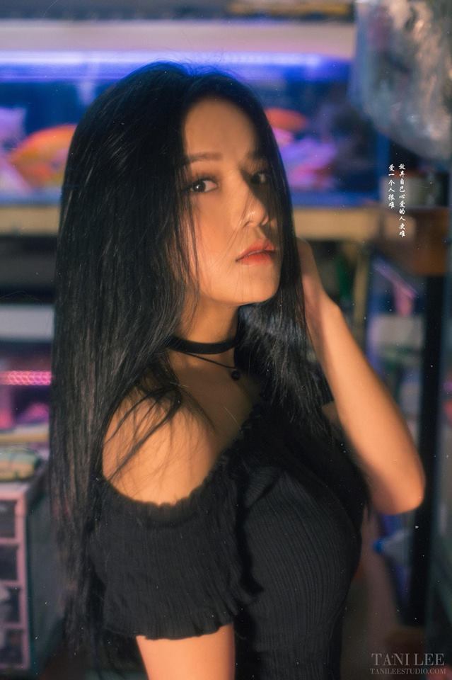 hotgirl Thương Võ, thủ môn Đặng Văn Lâm