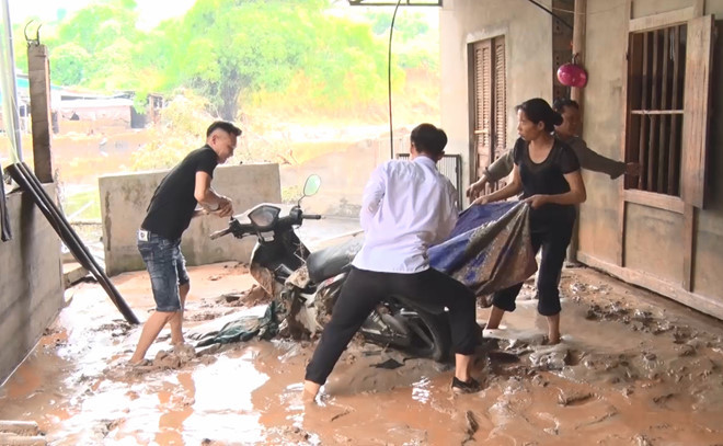 Vỡ đập hồ chứa ở Lào Cai,  45.000 m3 chất thải rắn tràn vào nhà dân 