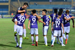 Lập kỷ lục vô tiền khoáng hậu tại V.League, HLV Hà Nội FC nói gì?
