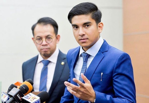 Ngắm bộ trưởng trẻ nhất Malaysia, đẹp trai như tài tử 
