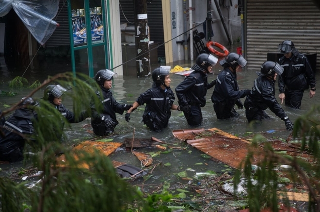 Trung Quốc oằn mình chịu sự tàn phá khủng khiếp của bão Mangkhut