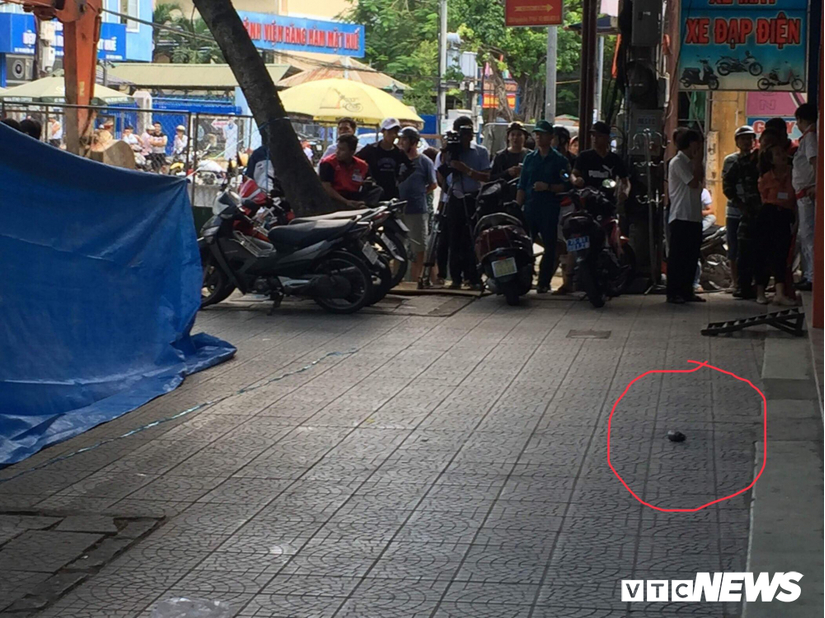 Vật lạ nghi thiết bị nổ được quăng trước cửa hàng xe máy ở Huế là gì?