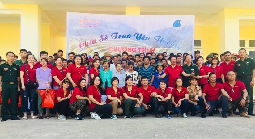 CLB Otofun Thanh Hóa hỗ trợ người dân, trao quà Trung thu cho trẻ em vùng lũ Mường Lát