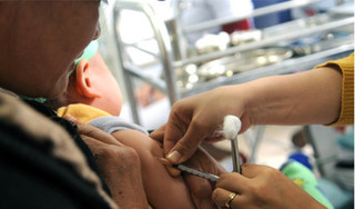 27 trường hợp tai biến nặng sau tiêm chủng vắc xin mở rộng