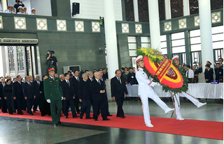 Lãnh đạo Đảng, Nhà nước viếng Chủ tịch nước Trần Đại Quang