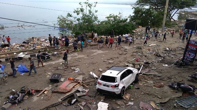 Tìm thấy ít nhất 30 thi thể nạn nhân trong vụ động đất, sóng thần kinh hoàng ở Indonesia