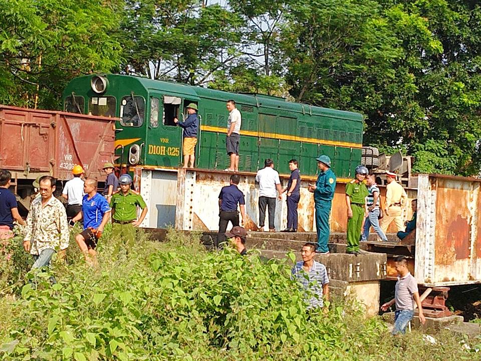 Tai nạn tàu hỏa ở Hà Đông khiến 5 người bị thương