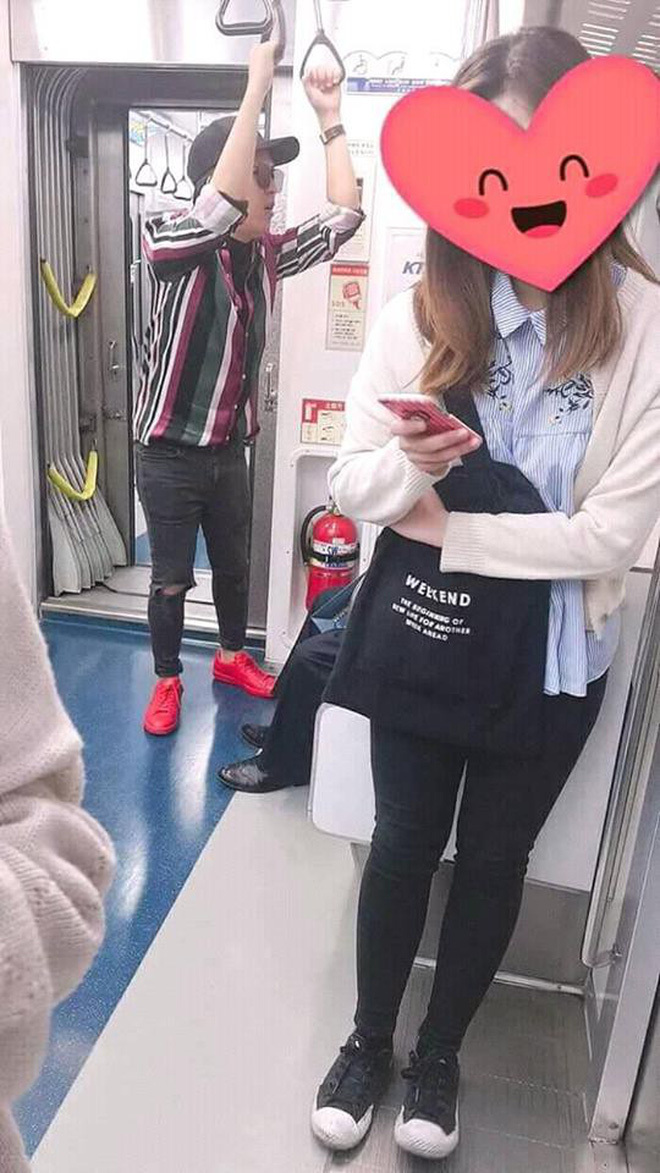 Trường Giang mặc quần rách, đi giày đỏ hưởng trăng mật với Nhã Phương tại Hàn Quốc