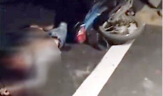 Hà Nam: Tông vào xe cẩu, thanh niên đi xe máy tử vong tại chỗ