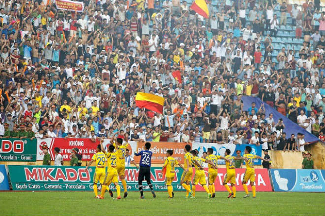 Nam Định bất ngờ vượt mặt cả HAGL và Hà Nội FC