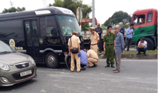 Hà Nam: Người đàn ông tử vong sau cú va chạm mạnh với xe Limousine
