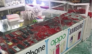 Nam Định: Nhóm đối tượng điên cuồng đập phá cửa hàng điện thoại