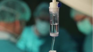 Bác sĩ lên tiếng vụ 2 trẻ tử vong sau truyền dịch: Tai biến có thể xảy ra bất ngờ