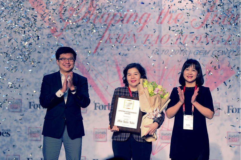 Tổng Giám đốc Vinamilk là người phụ nữ duy nhất được Forbes vinh danh với giải thưởng 'Thành tựu trọn đời'