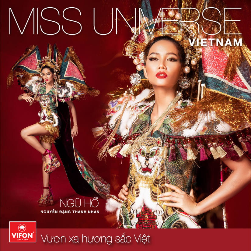 Sốc với trang phục dân tộc của Hoa hậu H'Hen Niê: Nào bánh mì, hổ đến hoa đăng