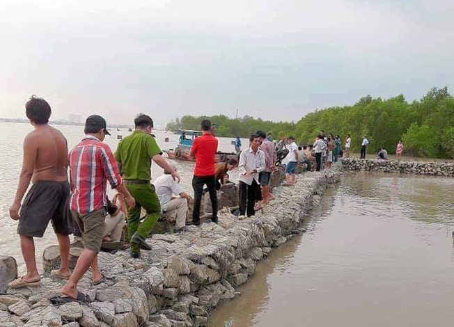 Tìm kiếm nam học sinh lớp 7 đuối nước mất tích ở Đồng Nai
